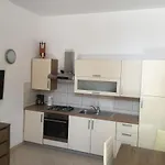 Apartma 公寓 *