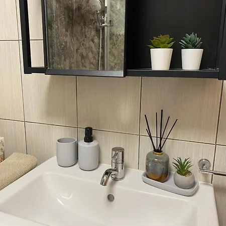 Apartma *
